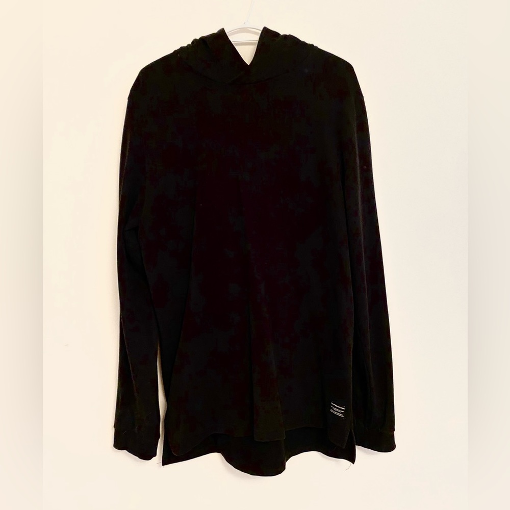 RVLT Sweater/ Hooded Long Sleeve